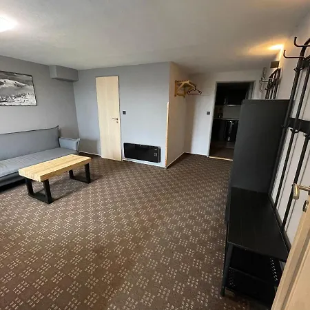 Maxi Апартаменты Стражне